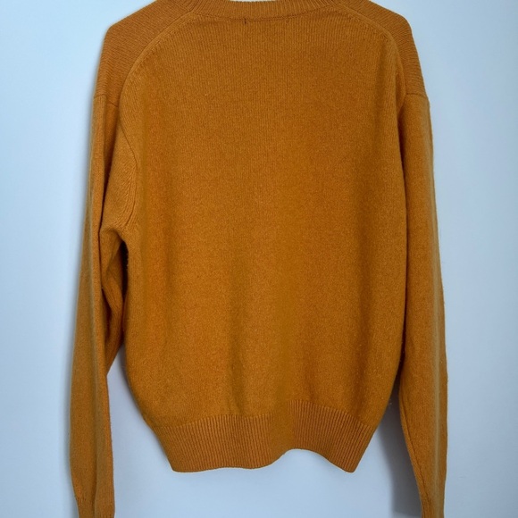 Uniqlo Yellow Sweater size L - Picture 7 of 7